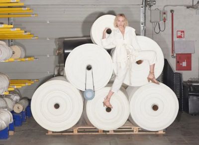 易烊千璽官宣阿瑪尼代言、劉亦菲發超A廣告片、Chlo&eacute;女孩向前沖